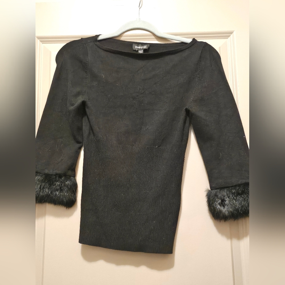Bebe Y2K fur sleeve top
